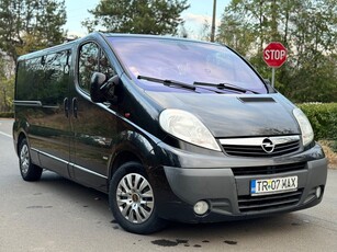 Opel Vivaro 2.5 CDTI L2H1 Life Cosmo