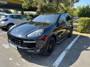 Porsche Cayenne 4.8 L Turbo S