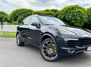 Porsche Cayenne S E-Hybrid Platinum Edition