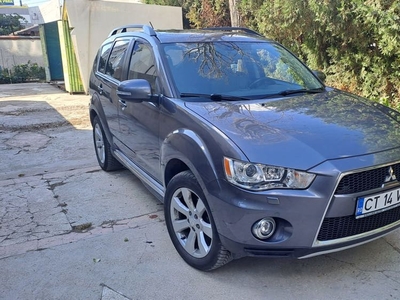 Mitsubishi Outlander 2012