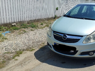 Opel Corsa D masina