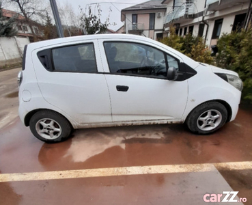 Chevrolet spark Masina de oraș alba, stare buna