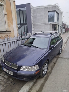 Dezmembrez Volvo V40 an 2000