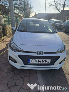 Hyundai i20 masina