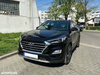 Hyundai Tucson 2.0 CRDI 4WD 8AT Luxury