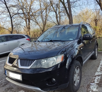 Mitsubishi outlander 4x4 2.0 tdi carte service la zi