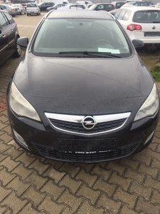 Vând Opel Astra an 2012