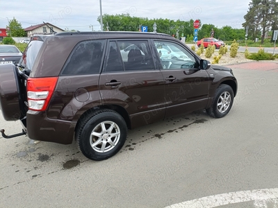 Vând Suzuki grand Vitara 1.9 diesel,an 2013