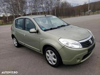 Dacia Sandero 1.6 MPI Laureate