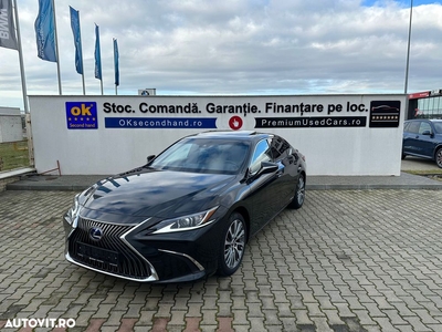 Lexus Seria ES 300h 2.5 TNGA HV 25H- 4X2 CVT Executive