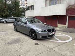 BMW Seria 3 318d DPF Touring Aut.