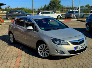 Opel Astra J Cosmo Benzina Navi Xenon Led RATE FIXE