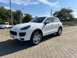 Porsche Cayenne S Hybrid Tiptronic S