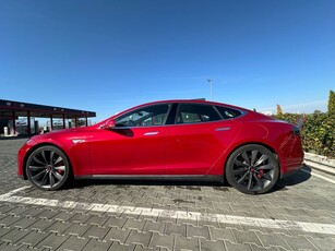 Tesla Model S Performance