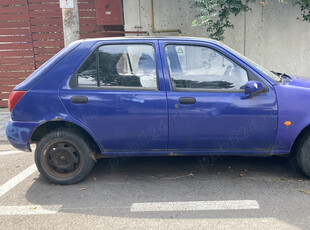 Vând Ford Fiesta (1997) pentru rabla sau piese