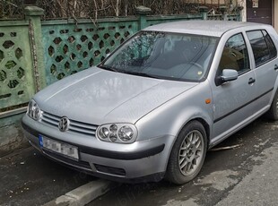 Vând VW Golf (1999) pentru rabla sau piese