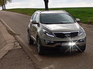 KIA Sportige 2013 2.0 4 4