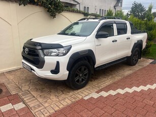 Toyota Hilux 2.4D 150CP 4x4 Double Cab 6MT Comfort