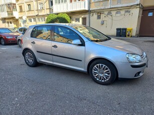 Vand VW Golf 5 1.4 Benzină 2004 Gri Argintiu