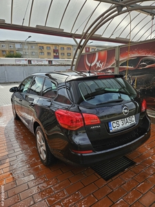 Opel Astra J Sports Tourer 2011, 155000km