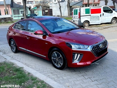 Hyundai Ioniq Hyundai Ioniq Hybrid Plug