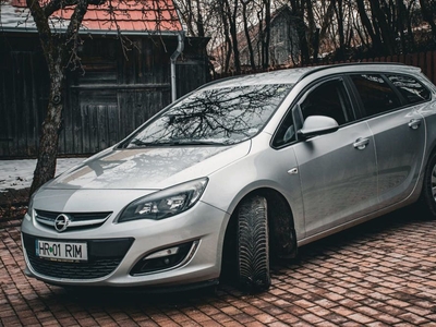 Opel Astra J