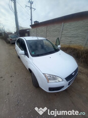 Ford Focus 1.6 benzina Automat