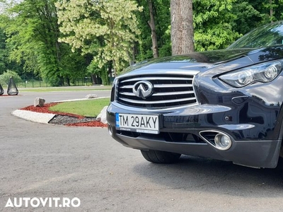 Infiniti QX70