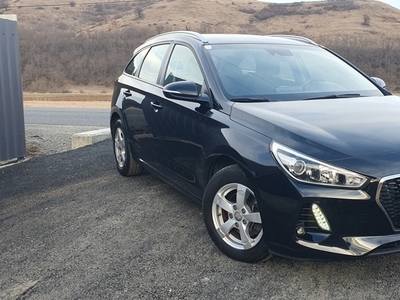 Vand Hyundai i30 Automat 1.6CRDi 110cp 7+1 viteze Navi Camera Senzori