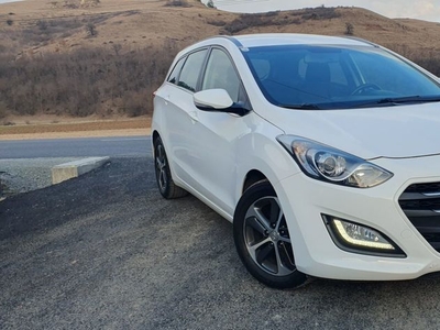 Vand Hyundai i30 Facelift 1.6crdi 110cp Euro 6 Automat Navi Pilot Senzori