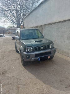 Vând suzuki jimny