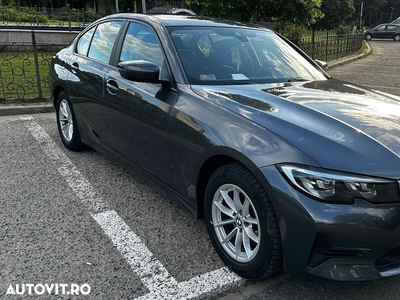 BMW Seria 3 320i AT