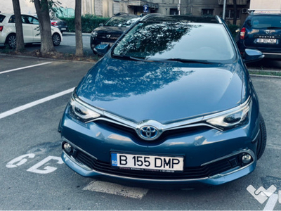 Toyota Auris hybrid 2015 facelift sol+