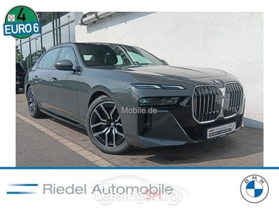 BMW Seria 7 740 d xDrive M Sportpaket DrivAssPro Head-Up