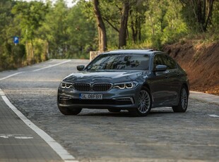 BMW Seria 5 530e iPerformance Aut. Luxury Line