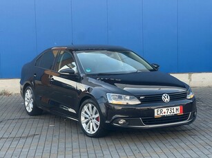 Volkswagen Jetta 2.0 TDI DPF Sportline DSG