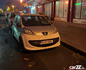 Mașina Peugeot 107