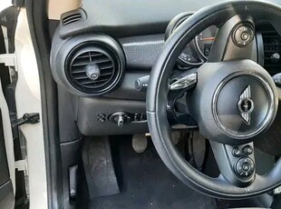 Mini Cooper hatchback din 2015