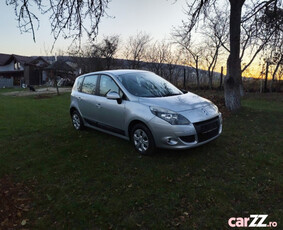 RENAULT SCENIC 5.LOCURI AN 2011 MOTOR 1,6 BENZINA