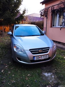 Vand Kia Cee'd 1.4 benzina - Kilometrii putini