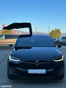 Tesla Model X Standard Reichweite