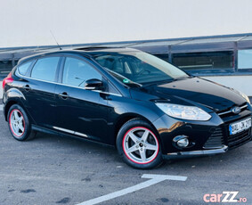 Ford Focus 1.6Benzina HATCHBACK/Sony/Piele/Xenon/Trapa/123000km