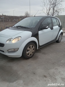 Vând Smart fourfour 1.1