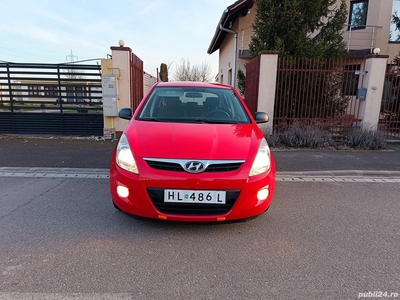 Hyundai i 20 Benzina euro 5 .km 58000.