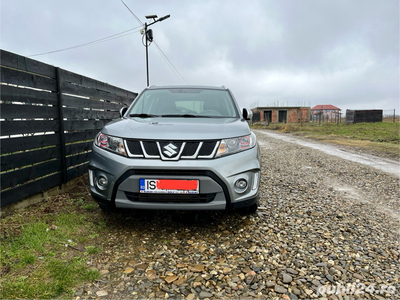 Suzuki Vitara Automata 28.300 km, automata,camera,padele volan,carte service,4x4