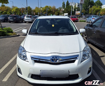 Toyota auris hybrid hibrid automata 1.8 benzina electric 136cp alb per