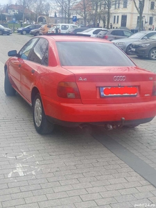 Vând Audi A4 1.6