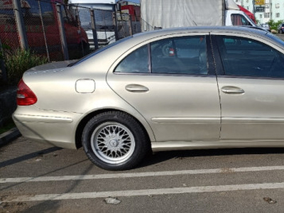 Autoturism Mercedes E 200