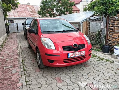 Toyota Yaris 2007, benzină, motor 1000 CC., 4 portiere.