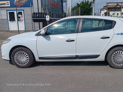 VÂND RENAULT MEGANE 3 15DCI HATCHBACK DIN 2010 1,5DCI motor defect